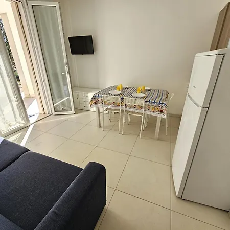 Modern Getaway In For 5